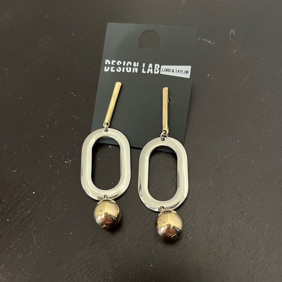 New Design Lab Earings in Gokd and silver - Picture 3 of 4